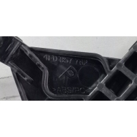 Крепление Audi А6 4F 2011 4F0857782