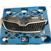 Решетка радиатора Skoda Rapid 5JA853668