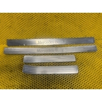 Накладка порога Mercedes C-Class W204 2010 A2046800135, A2046800235, A2046800335