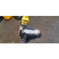Фланец (тройник) системы охлаждения Audi 80 B4 1995 068121133AB