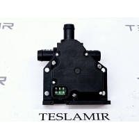 Фланец (тройник) системы охлаждения Tesla Model S 2017 6007384-00