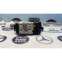 Замок двери передний Mercedes C/W204 2006-2015 A2047202535