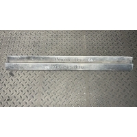 Накладка порога (внутри) Mercedes M/W163 1997-2005 A1636860720, A1636860820
