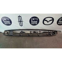 Решетка в бампер Renault Scenic/2 2003-2009 8200140331