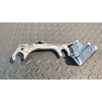 Кронштейн корпуса воздушного фильтра Mercedes C/W204 2006-2015 A6510940127