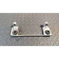 Кронштейн крышки двигателя Mercedes C/W204 2006-2015 A6510100040