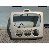 Накладка на торпедо Ford Focus/2 2004-2011 1501422