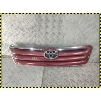 Решетка радиатора Toyota Avensis VERSO 2002