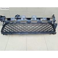 Решетка в бампер центральная RENAULT Sandero 2014- Renault 622548039R