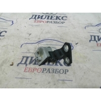 петля двери VW Jetta 2005-2011 2008 1K4833402L