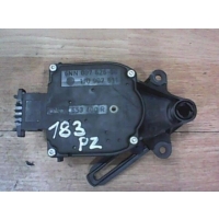 Моторчик заслонки печки Volkswagen Golf - 4 поколение (1997-2006) 2002 1J0 907 511