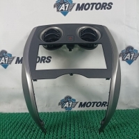 Рамка магнитолы Nissan Note E12 2013 682603VA2A, 682603VA5A