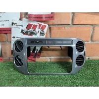 Дефлектор воздушный Volkswagen Tiguan NF 5M0819733