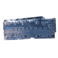 Крышка шасси правый audi a4 b7 8e0825208b