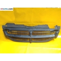 Решетка радиатора Dodge Caravan 3 поколение (1995-2001) 1998 04576955