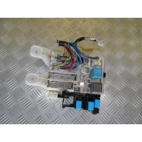 Блок предохранителей Toyota Rav 4 (XA30) (2005-2014) 2006 8273042010