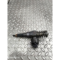 Форсунка Volkswagen Golf 2005 038130073AG