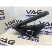 Педаль газа Mercedes E C207 2011 A2043000004