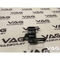Петля двери задней правой Audi Q7 4L 2007 4L0833412A