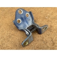 Петля двери передней правой Mitsubishi Space Runner 1 1998