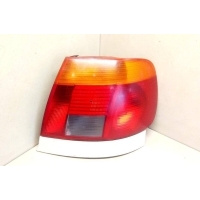 Фонарь задний правый Audi A4 B5 1998 8D0945112A