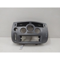 Рамка под магнитолу Renault Scenic II (2003-2009) 2008 8200140710