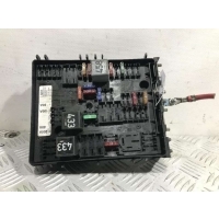 Блок предохранителей Volkswagen Golf 5 2005 1K0 937 124 H
