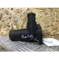 Фланец (тройник) системы охлаждения Volkswagen Passat B5 1999 28121132