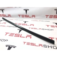 Молдинг двери задней левой Tesla Model 3 2022 1080745-01-F