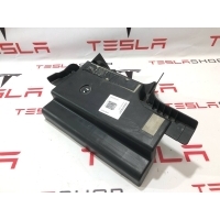 Обшивка багажника Tesla Model 3 2022 1470967-00-B,1479703-00-A