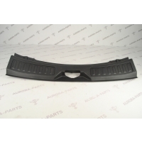 Накладка погрузочного борта багажника Land Rover Discovery Sport L550 2014 LR060583