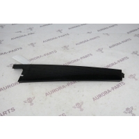 Накладка вертикальная задней двери (стойка B) RH Land Rover Range Rover Sport L494 2013 LR065353