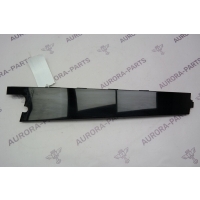 Накладка вертикальная задней двери (стойка B) RH Land Rover Range Rover Sport L494 2013 LR065353