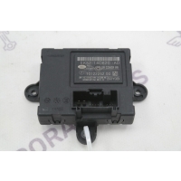 Блок комфорта задней двери LH=RH Land Rover Range Rover 30DDTX L405 2012 LR072198