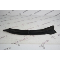 Уплотнитель арки задней двери (внизу на двери) RH Land Rover Range Rover Evoque L538 2011 LR026459