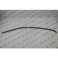 Молдинг рамки передней двери (верхний) RH Land Rover Discovery Sport L550 2014 LR058479