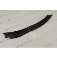 Уплотнитель арки задней двери (внизу на двери) LH Land Rover Discovery Sport L550 2014 LR136811
