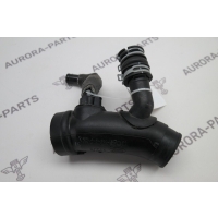 Воздуховод впускной (нижний) от КВФ на турбину Land Rover Range Rover Sport L494 2013 LR084058