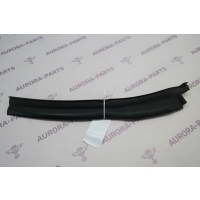 Уплотнитель арки задней двери (внизу на двери) RH Land Rover Discovery L462 2016 LR082980