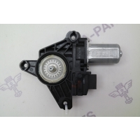 Мотор стеклоподъёмника задней двери LH Mercedes ML/GLE C292 2014 A2469063200
