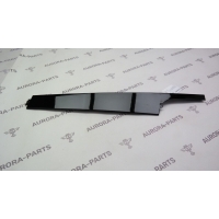 Накладка вертикальная передней двери (стойка B) RH Land Rover Range Rover 30DDTX L405 2012 LR034036
