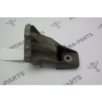 Кронштейн крепления двигателя (3.0TD V6) LH Land Rover Range Rover Sport L494 2013 LR033184