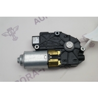 Мотор привода шторки панорамной крыши Mercedes GL/GLS X166 2012 A1669069600