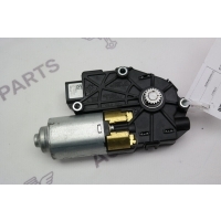 Мотор привода шторки панорамной крыши Mercedes GL/GLS X166 2012 A1669069600