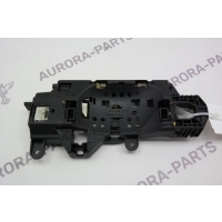 Кронштейн наружней ручки двери LH Audi A4 B9 2015 8W0837811A