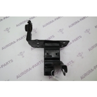Кронштейн переднего усилителя RH Audi Q7 4L 2009 4L0807134A