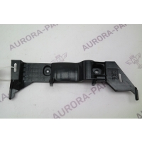 Кронштейн обшивки стойка B LH Audi Q7 4L 2009 4L0858847