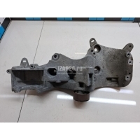 Кронштейн генератора Renault Sandero (2009 - 2014) 688300553R