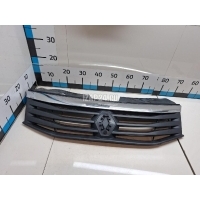 Решетка радиатора Renault Sandero (2009 - 2014) 8200798524