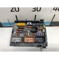 Блок предохранителей Citroen-Peugeot 3008 (2010 - 2016) 9807028580